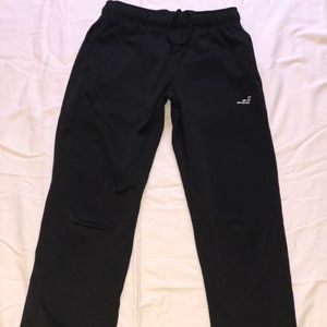 Black jogging pants